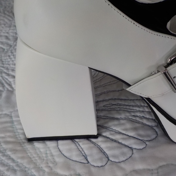 GB White Block Heel Shoes - Picture 5 of 9